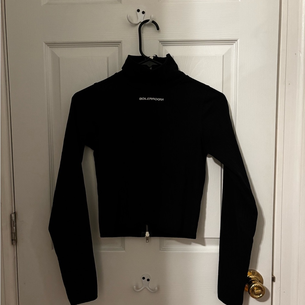 Boiler Room slim black crop